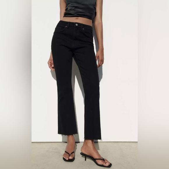 Zara Black Mid Rise Cropped Flare Jeans NWT Size US 2 / EUR 34 - Picture 1 of 8